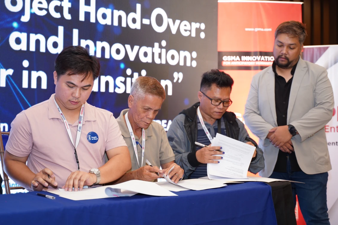 MOA signing during the STREAM-EWS Wrap Up